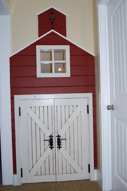 Never Listless: Introducing The Cubby Hole Under The Stairs!