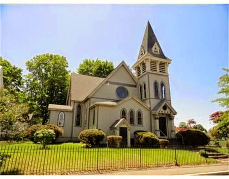 From City to Suburbia 76 Lincoln St, Holyoke, MA 01040