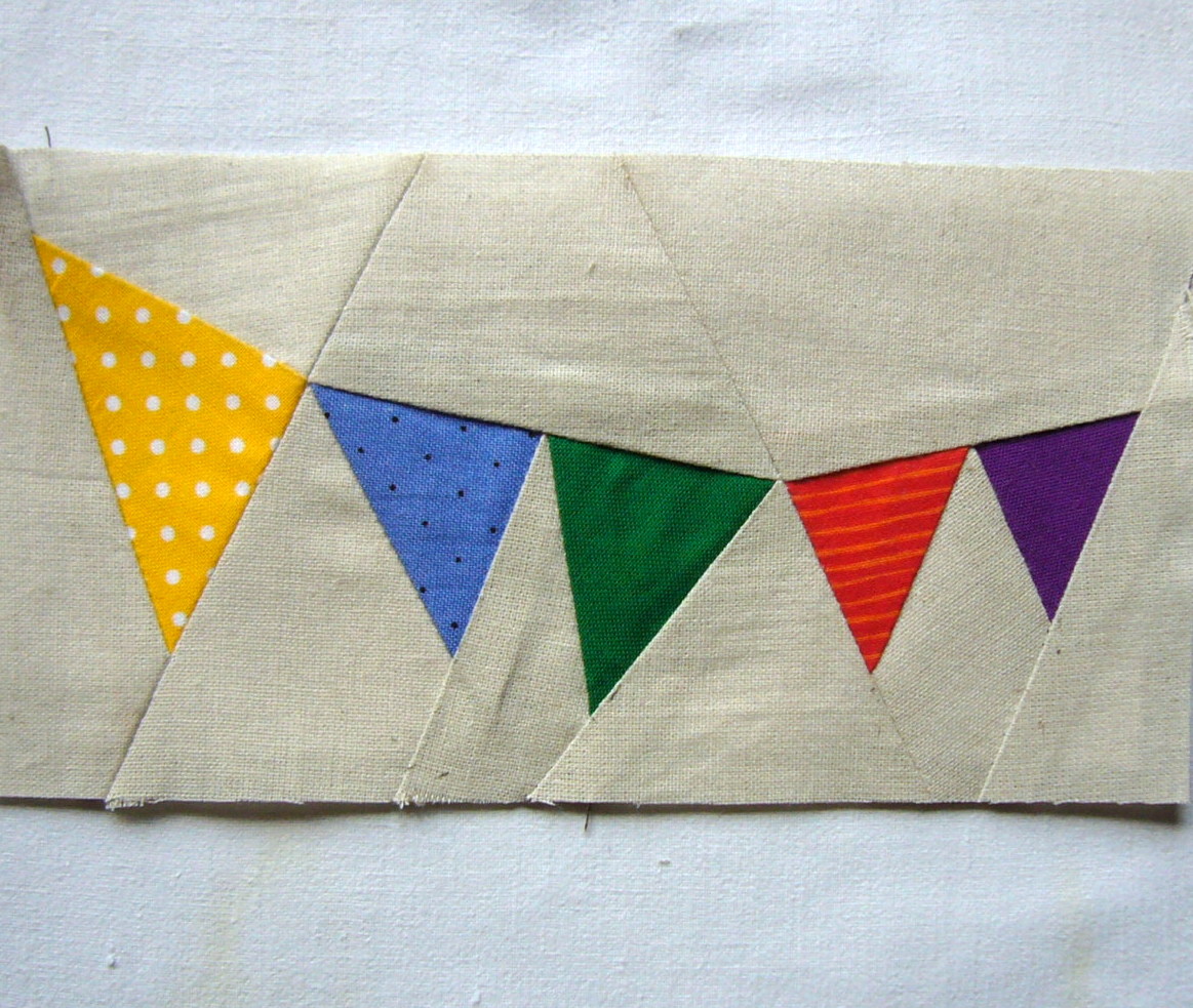 3patchcrafts Bunting flags paper pieced block