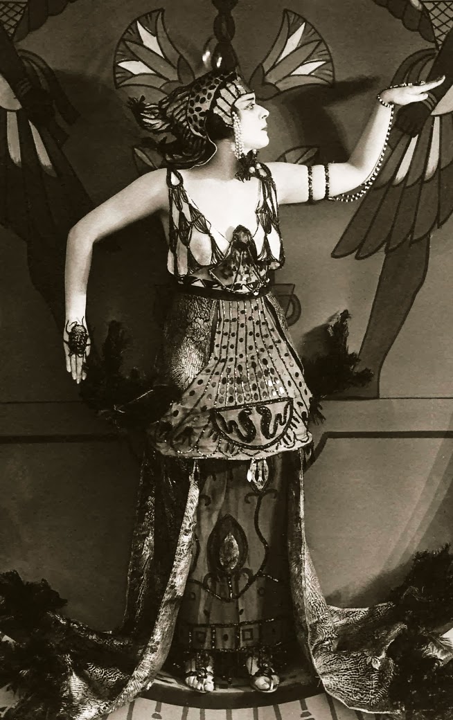 VINTAGE BLOG: Theda Bara 1917 - Publicity shot for Cleopatra