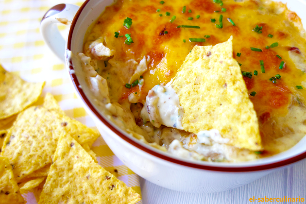 Dip gratinado de cebolla caramelizada con bacon y queso Dip gratinado de cebolla caramelizada con bacon y queso