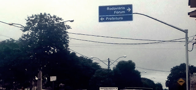 Ruas de Manoel Ribas recebem novas placas de sinalização