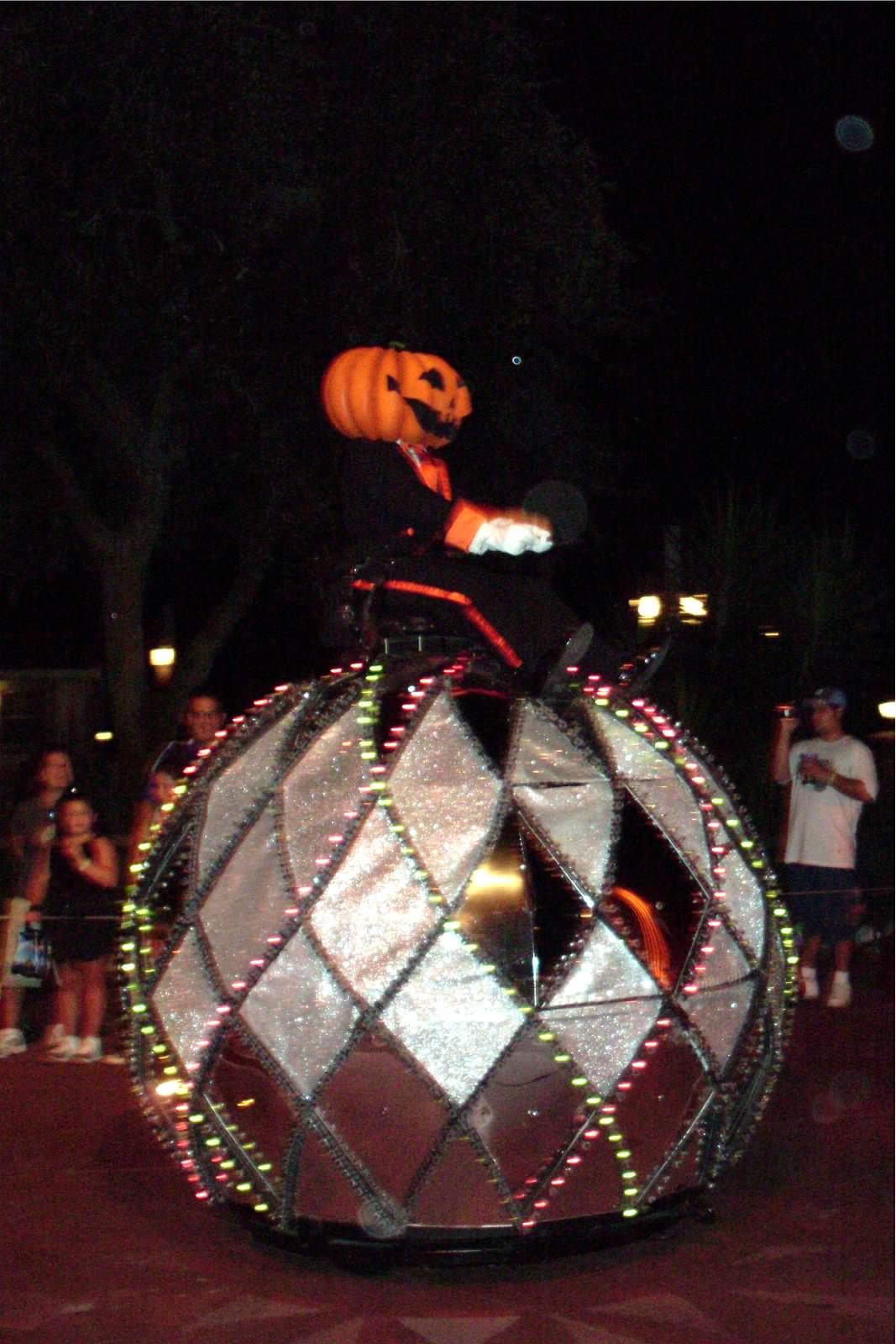 Disney at Heart Boo to You Parade at MNSSHP