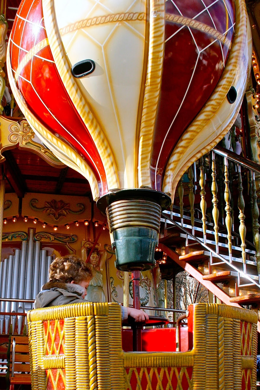 Paris Through My Lens La montgolfière II