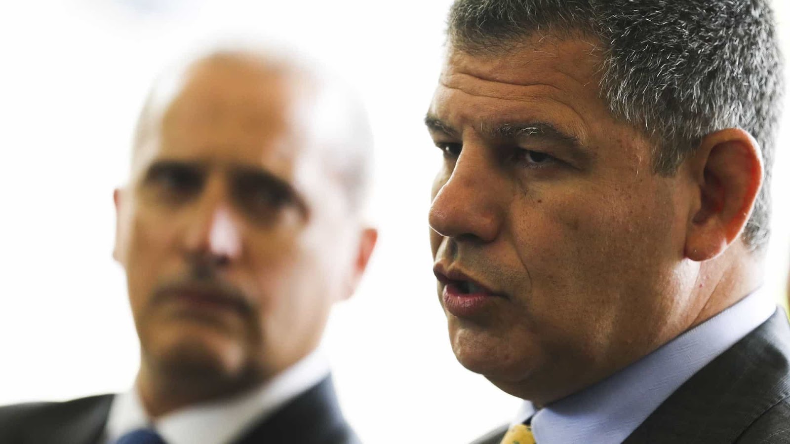 Bolsonaro diz a Bebianno que ele está fora do governo