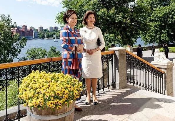 Queen Silvia and First Lady Kim Jung-sook, Crown Princess Victoria, Prince Carl Philip and Princess Sofia at concert