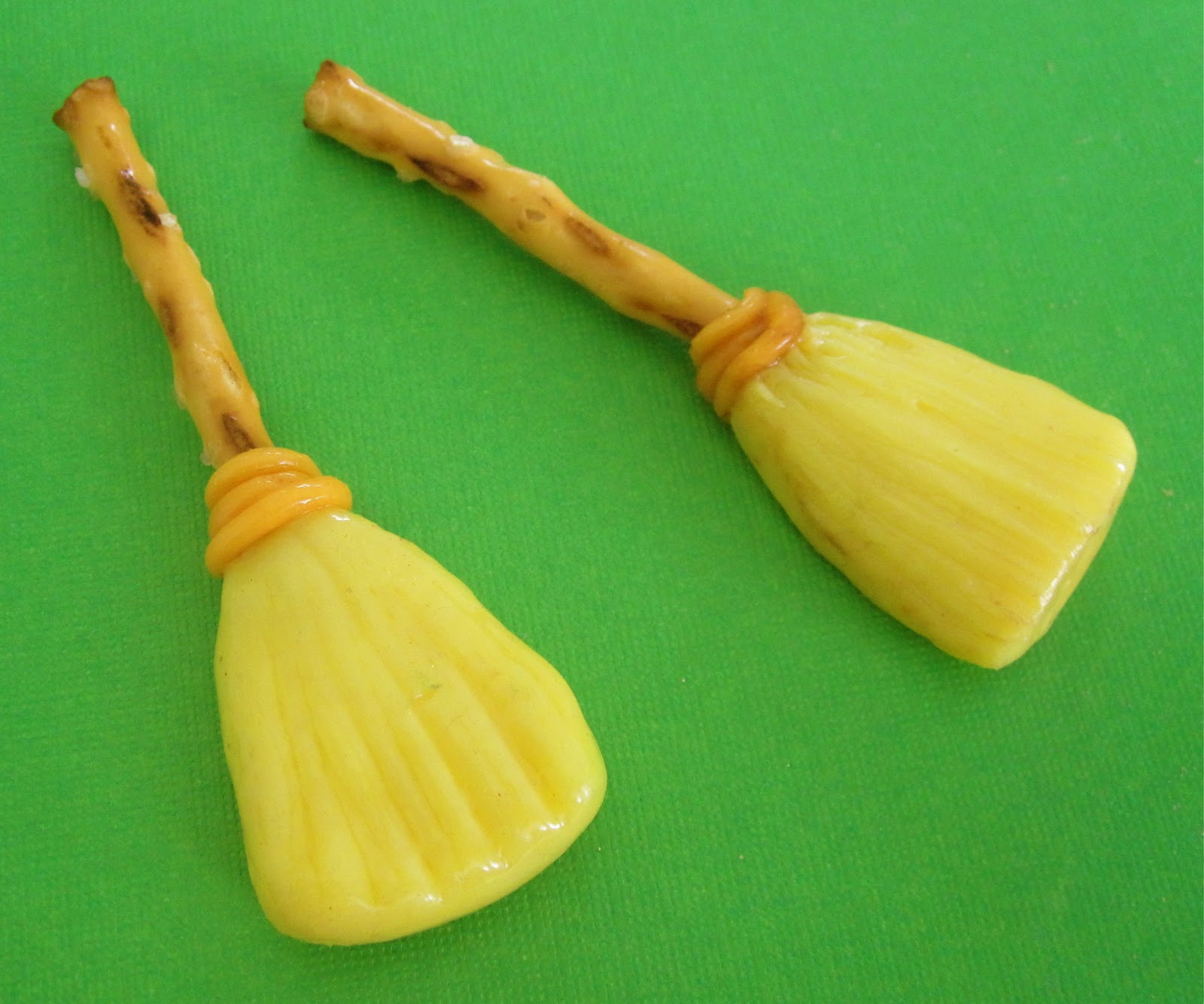 Melted Witch Cupcakes With Candy Witch Hats & Broom Sticks The Lindsay Ann