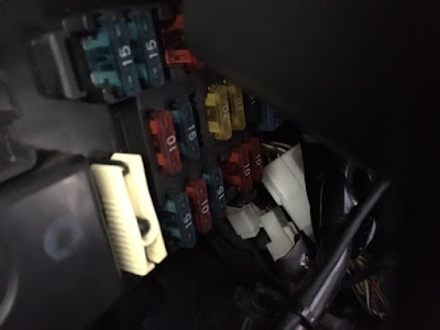 tミラジーノL700sヒューズボックス（車内）2