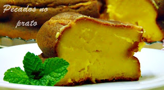 Bolo cremoso e húmido