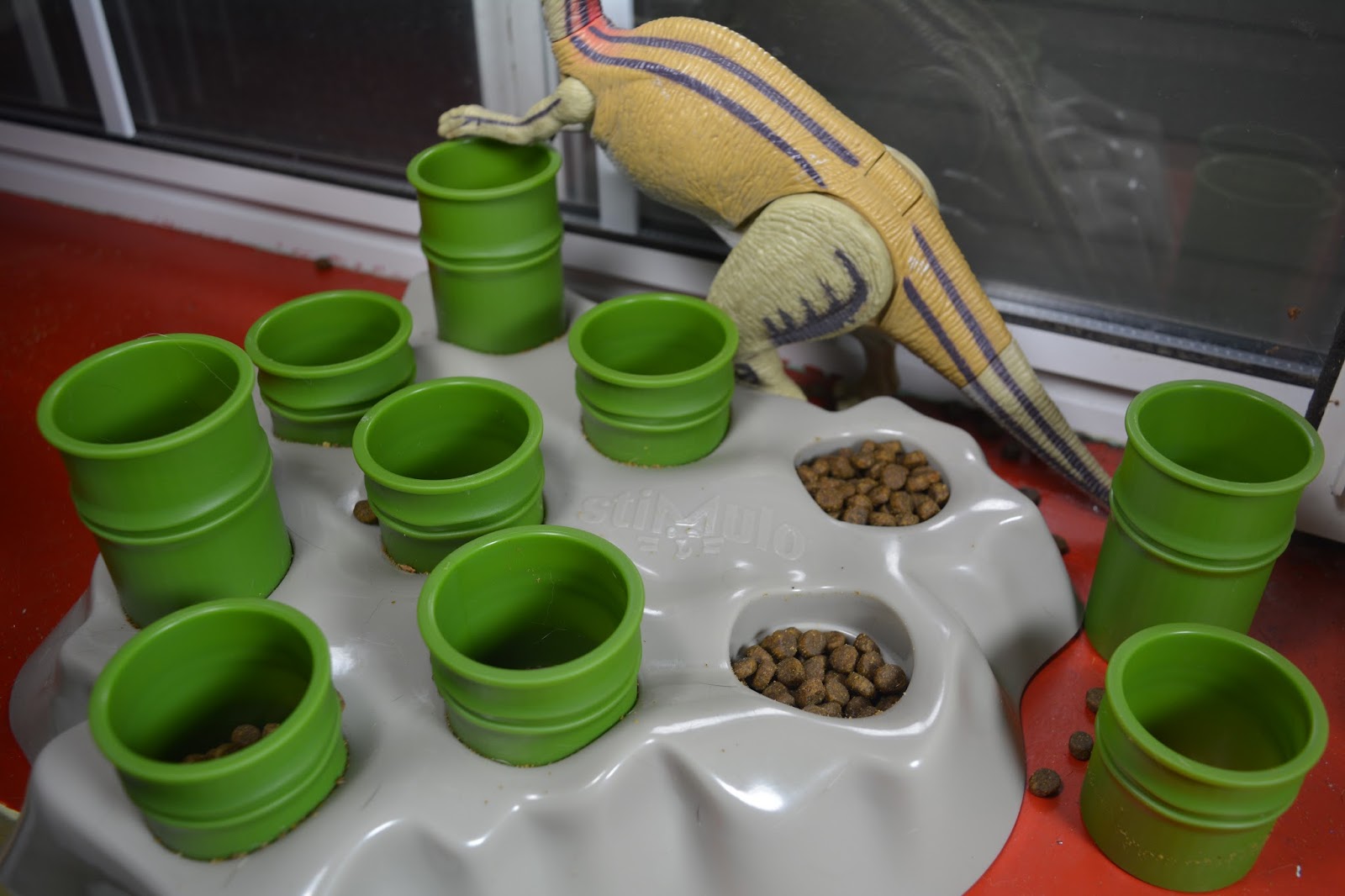 The Dog Geek Caturday Aikiou Stimulo Feeder, Cats Incredible Litter