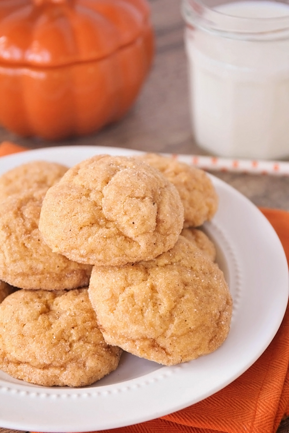 Soft pumpkin snickerdoodles - these soft and delicious cookies are full of fall flavor!