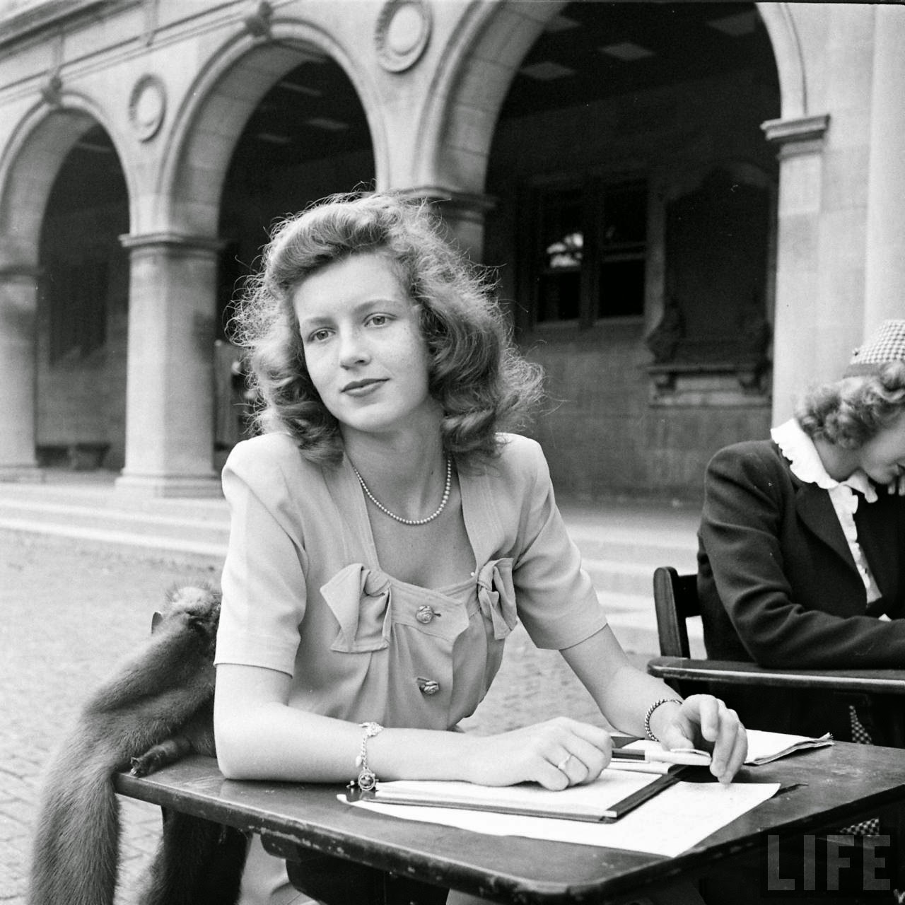 Fashion in Washington University in St. Louis in 1944 ~ Vintage Everyday
