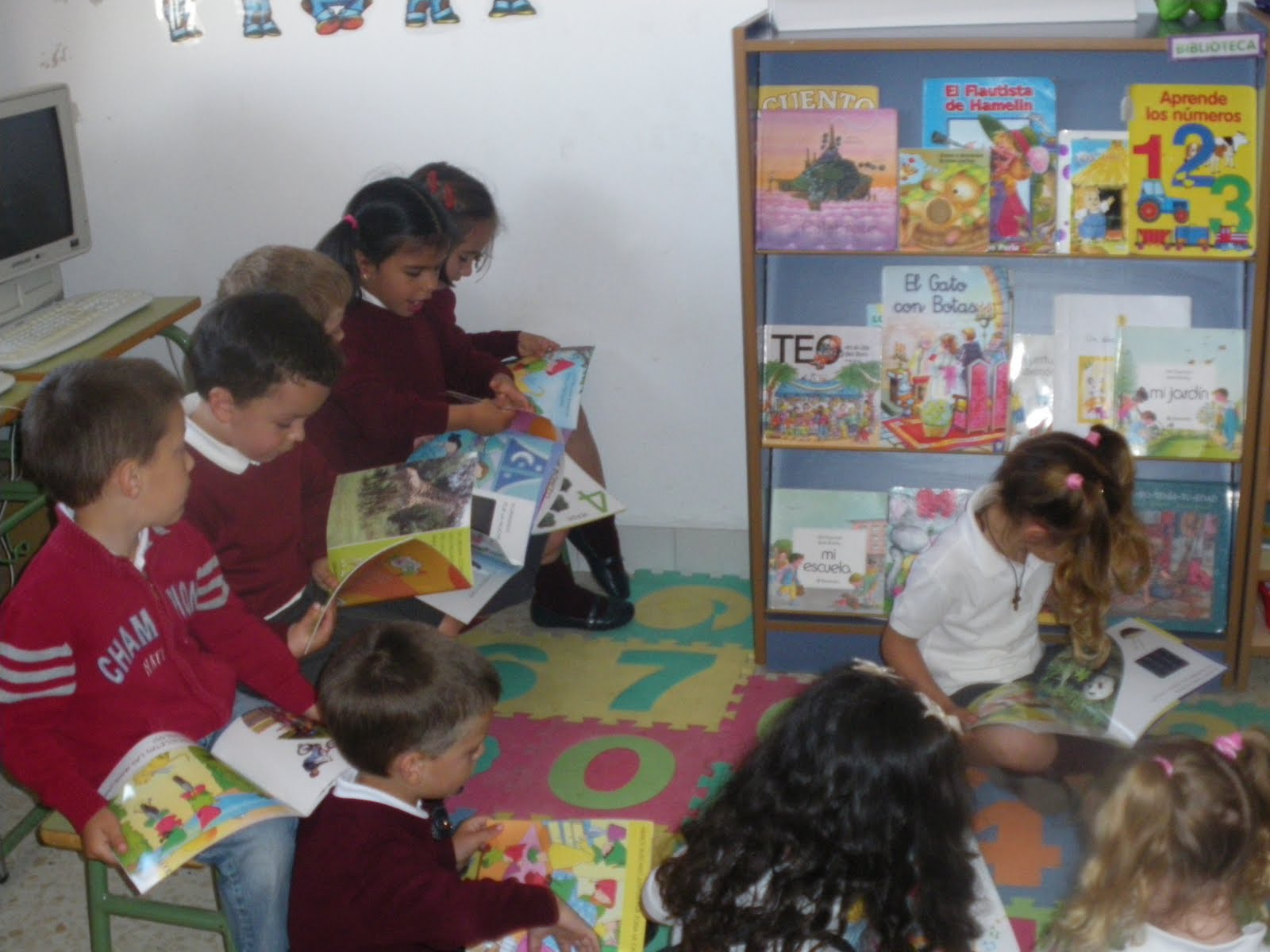 La lectura en educación infantil: Nuestro rincón para la lectura: "La