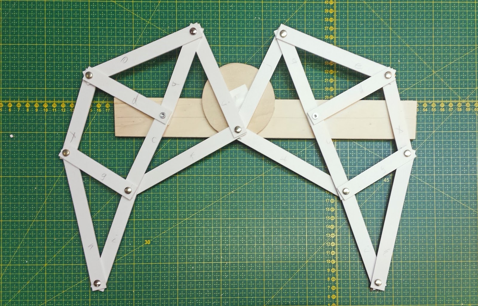 theo jansen walking robot