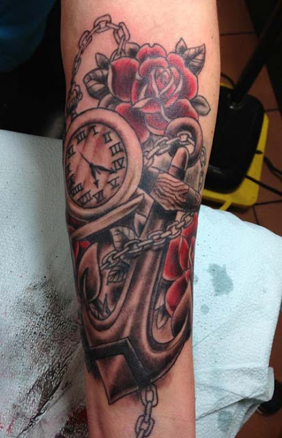 Tatuagens de âncoras para as mulheres Tatuagens de âncoras para as mulheres
