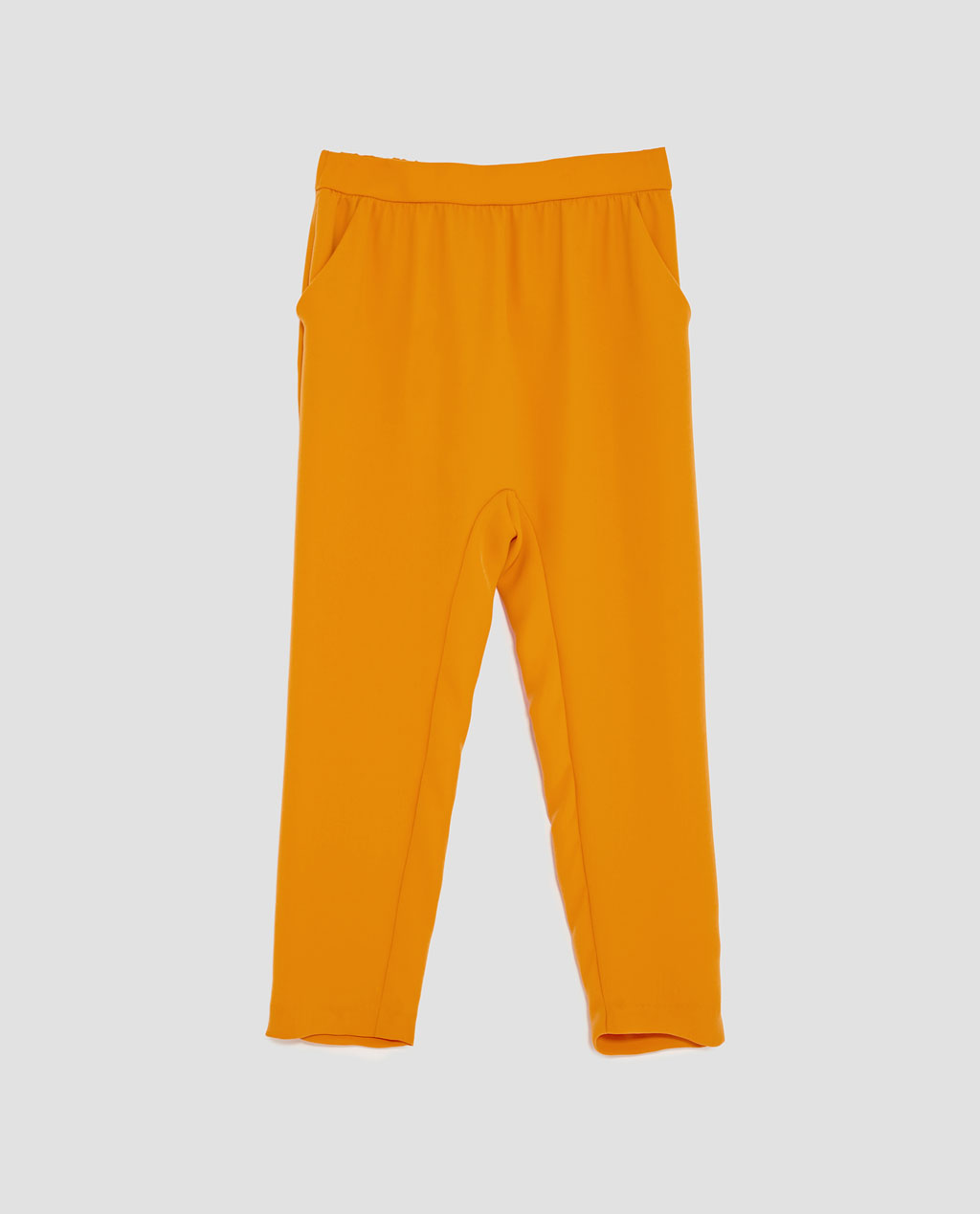 Игра желтые штаны. 6415-80 Штаны Zara. Желтые брюки Zara. Zara оранжевые брюки.