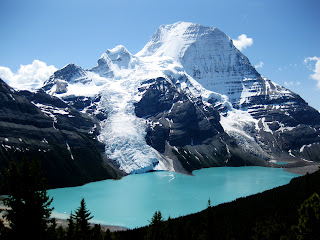 Canada Mountain and Lake Beautiful Landscape Wallpaper