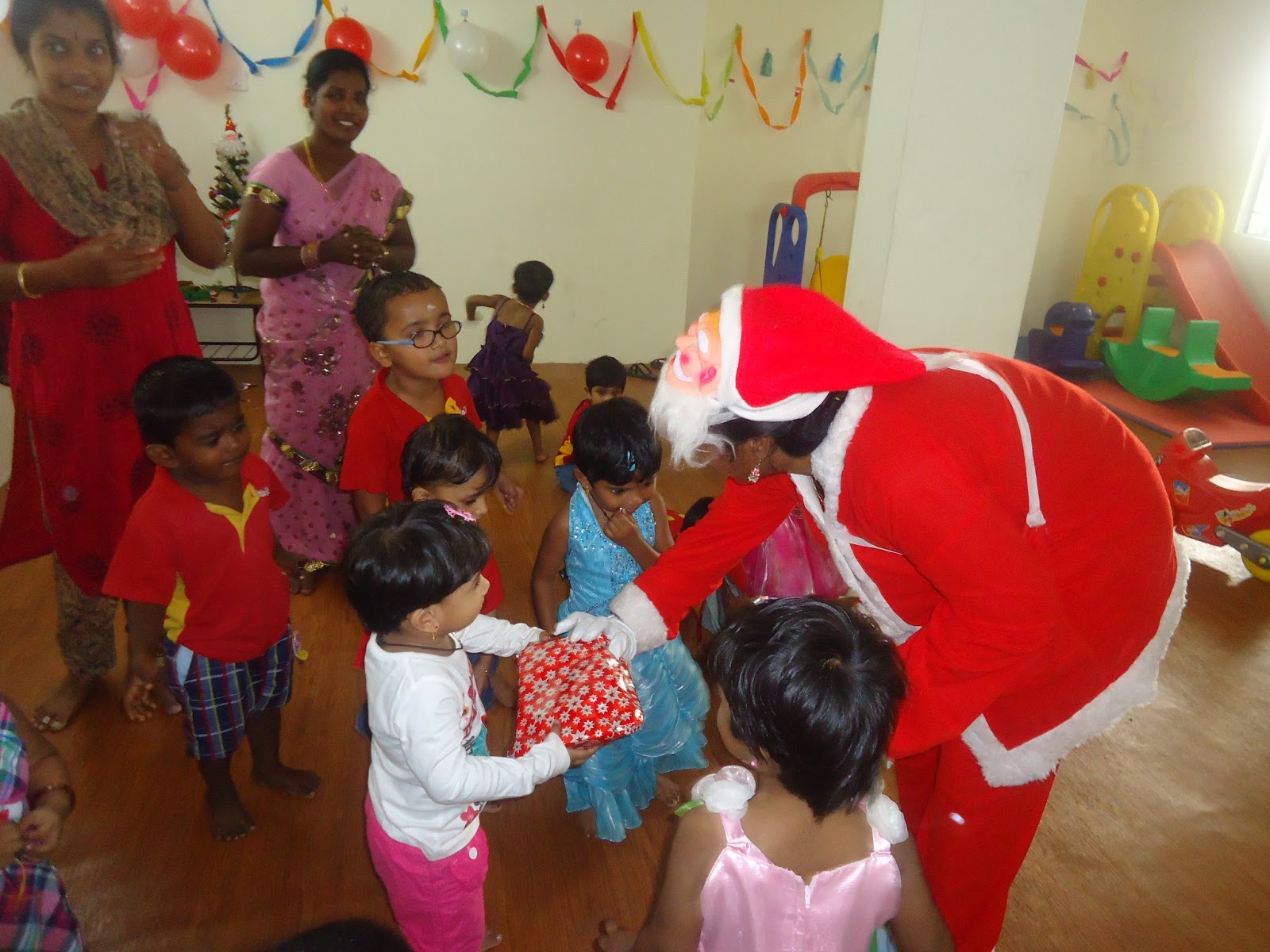 Ilanthalir - Play school: Christmas Celebration
