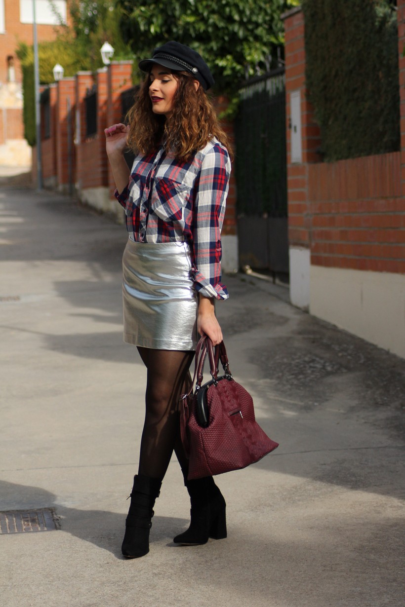 THE DREAM IS PARIS How to wear Silver skirt