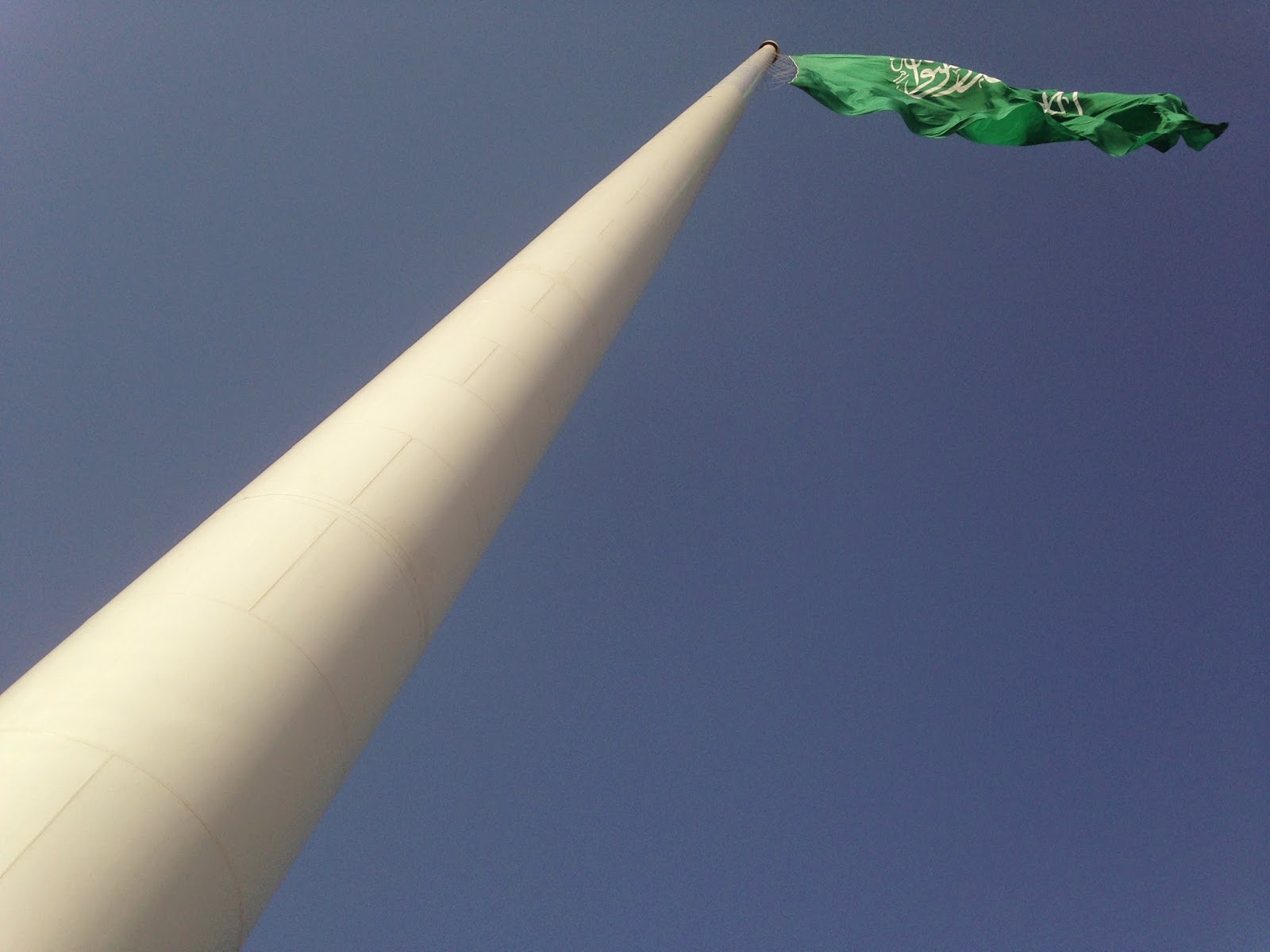 My Pale Blue Blog The New Tallest Flagpole in the World