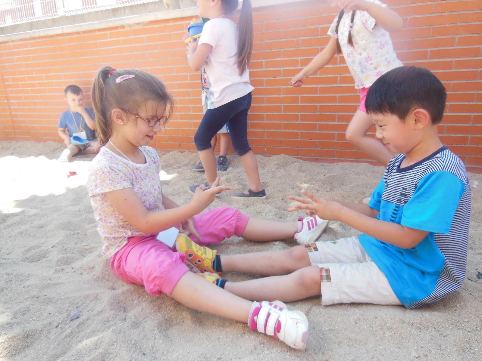 APRENDER EN MI AULA ES DIVERTIDO PIEDRA, PAPEL O TIJERA. APRENDER EN MI AULA ES DIVERTIDO PIEDRA, PAPEL O TIJERA.