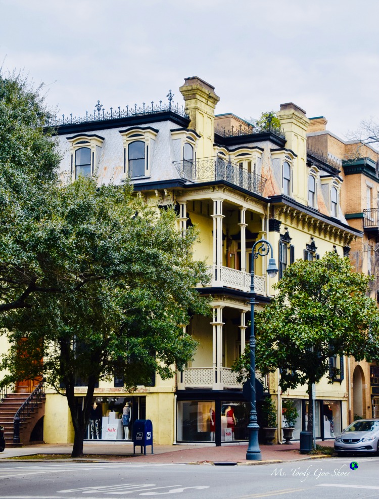Ogle The Architecture:  #4 of 12 Things To Do in 24 Hours in Savannah, GA:  | Ms. Toody Goo Shoes