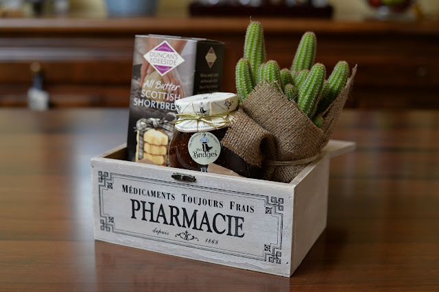 salon des fleurs regalo gift jam biscuits cactus