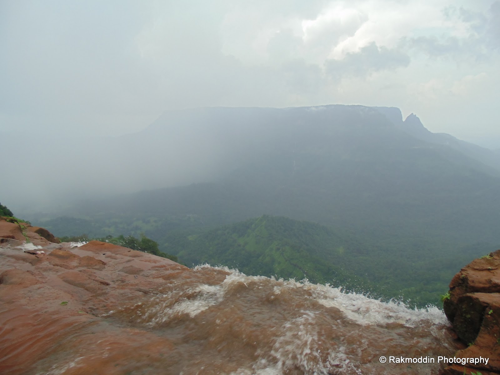 Cecil Point - Picturesque Valley View of Matheran Hill Station