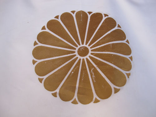 Japanese chrysanthemum symbol