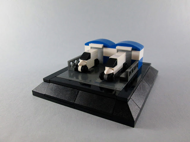 MOC LEGO Carrinhas e armazéns em micro escala
