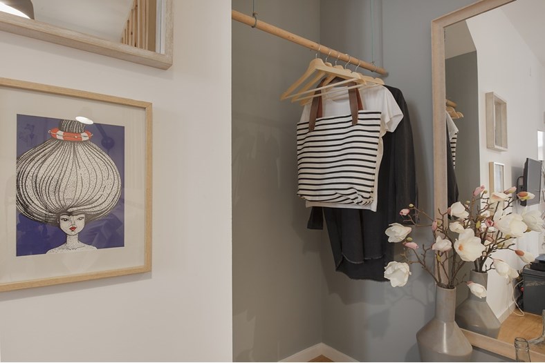 Buenas ideas y una bonita decoracion en un pequeño estudio de Lisboa