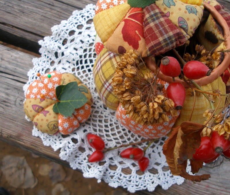 листья сшитые из ткани осенний декор. осенний декор из текстиля. рукоделие осенью. Ellen tyn вышивка. рукоделие осенью.