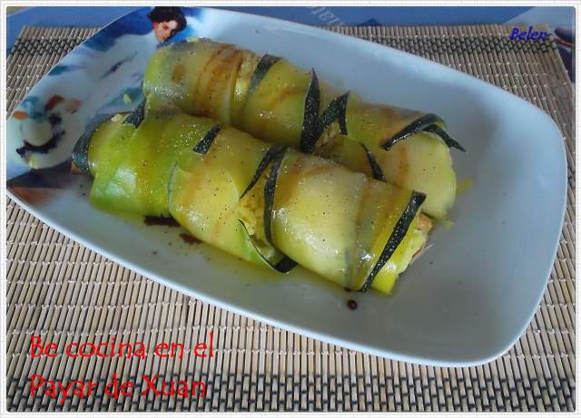 Rulo De Calabacín Relleno De Arroz
