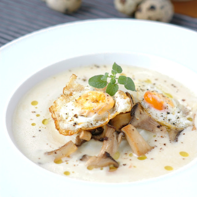 Kartoffelrahmsuppe mit Pilzen und Wachteleiern