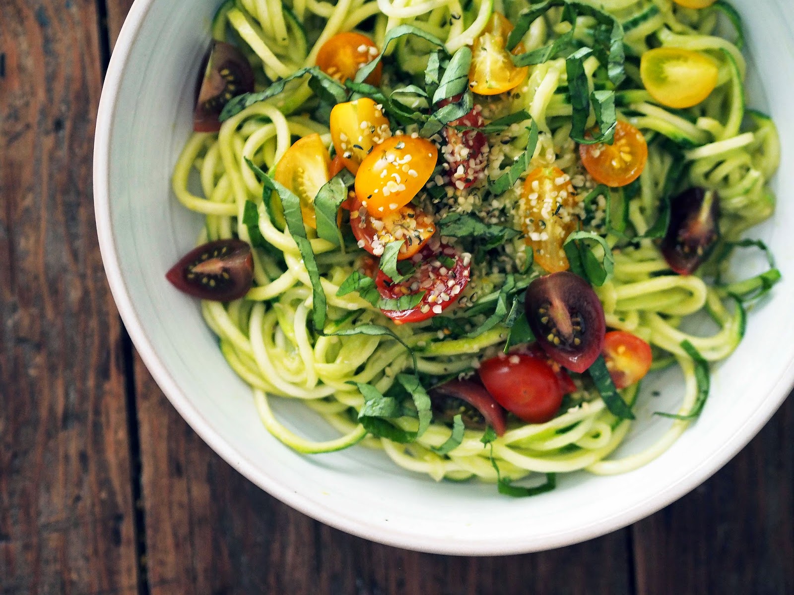 Superfood raw pesto and zucchini noodles | Nicole's Allsorts