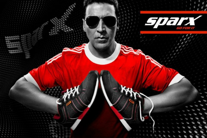 akshay kumar shoes company name