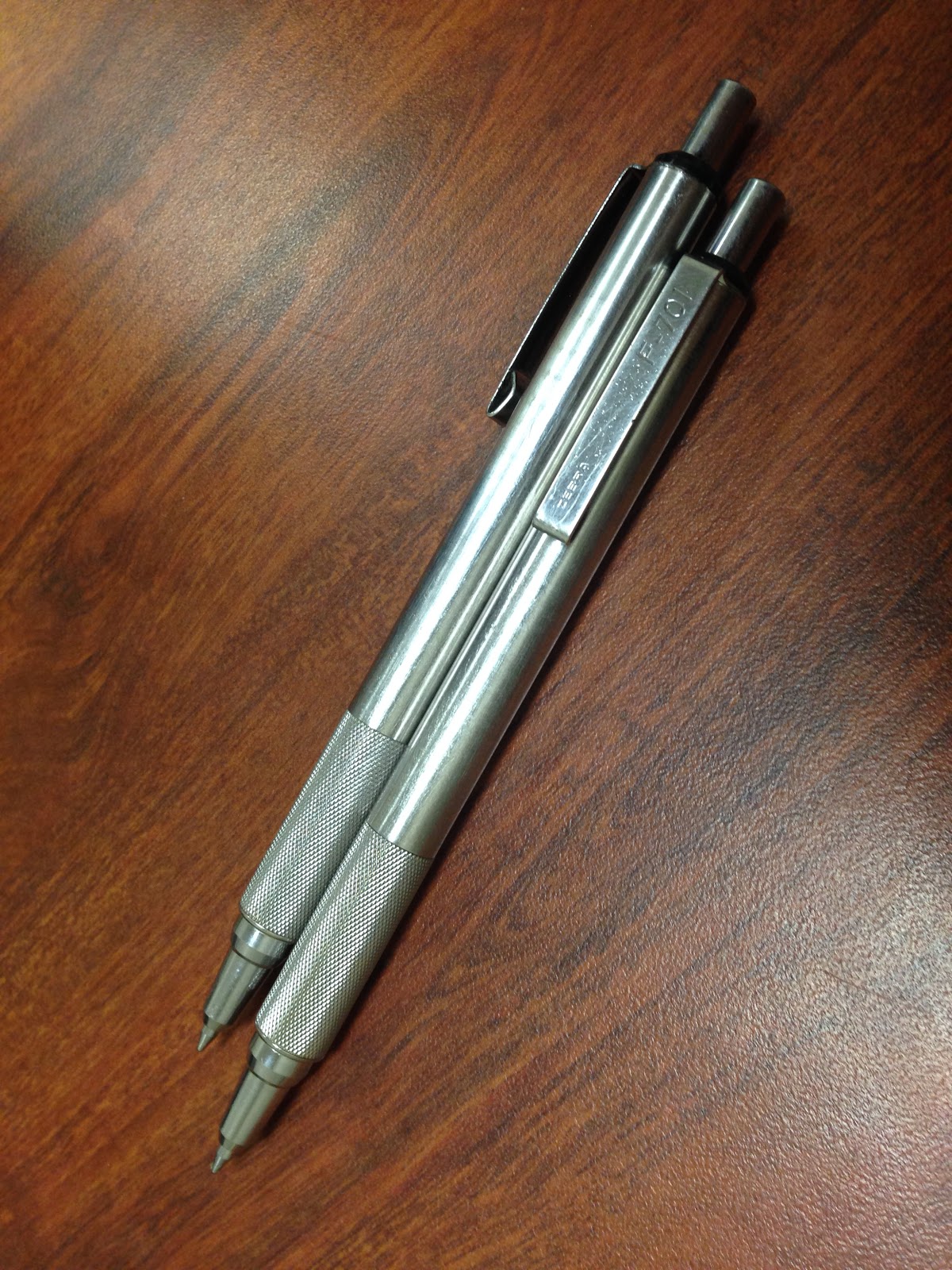 a Memphis Traveler EDC Pen Review Zebra F701 The Best