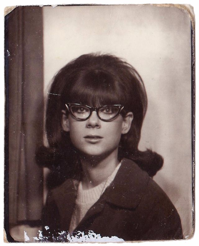 42 Photo Booths Prove That 60's Girls Were So Lovely! ~ Vintage Everyday