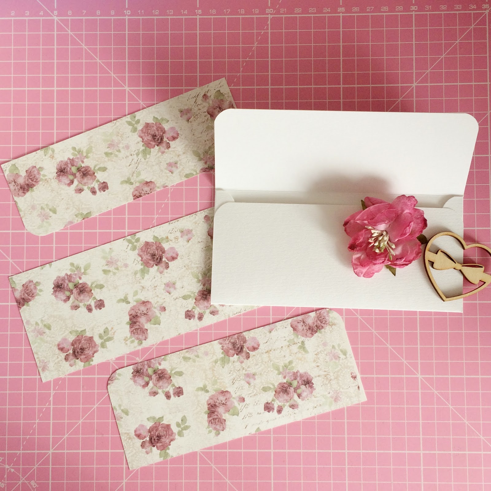 Оригинальные конверты из бумаги. Конверт подарочный. Конверт скрапбукинг. Необычный конверт для денег. Как сделать подарочный конверт для денег.