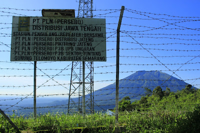 PLN distribusi Jawa Tengah di Gunung Telomoyo