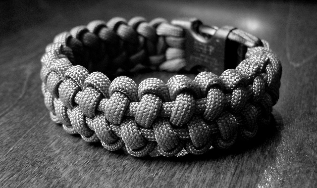 Stormdrane's Blog: Stitched Solomon Bar Paracord Bracelet with Side Release  Buckle