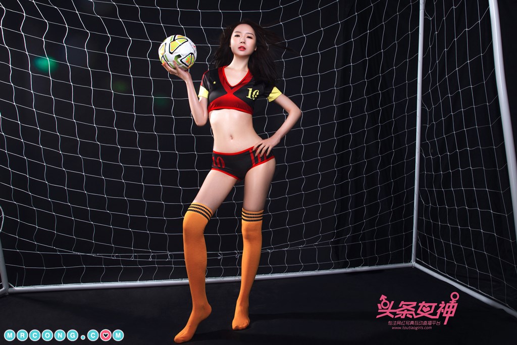 TouTiao 2018-06-09: Model Meng Xin Yue (梦 心 玥) (25 photos) photo 1-2