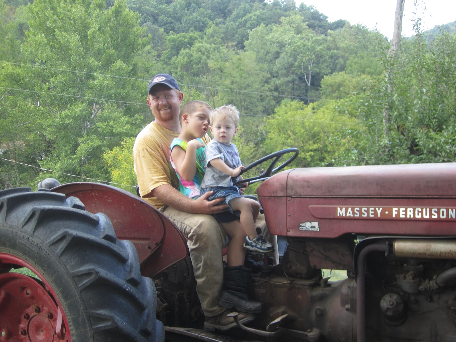 Jennings Brae Bank Farm: Tractor Boys