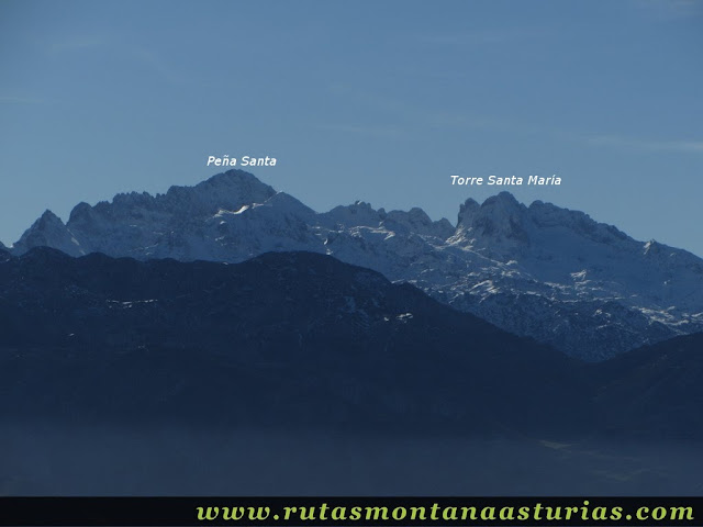 Vista de Peña Santa y Torre Santa María Enol