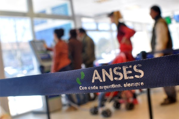 Trabajadores de Anses denuncian despidos y temen que no se renueven 600 contratos Trabajadores de Anses denuncian despidos y temen que no se renueven 600 contratos