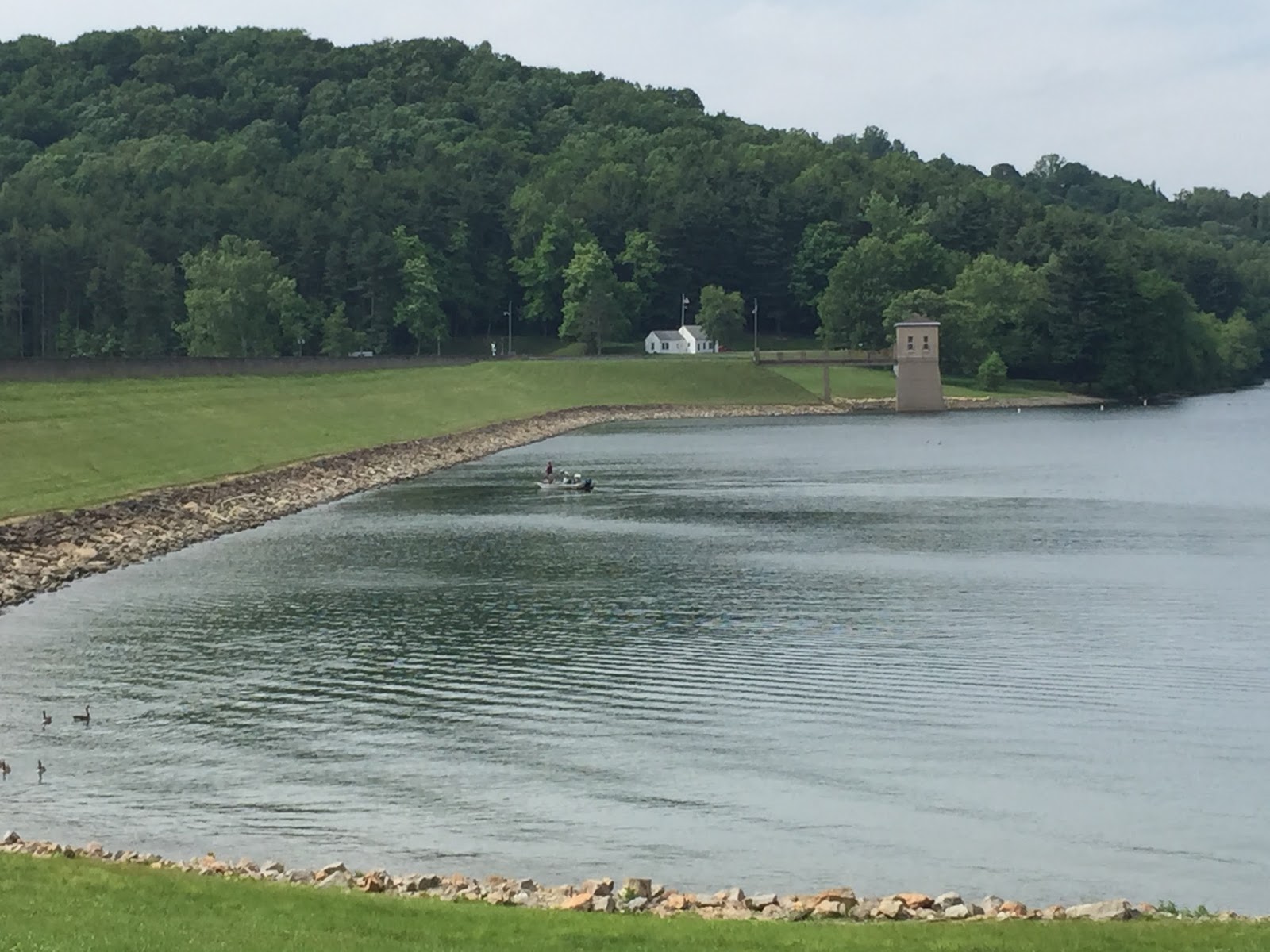 Kayaking Across Ohio Leesville Lake Feels Like the 1950s