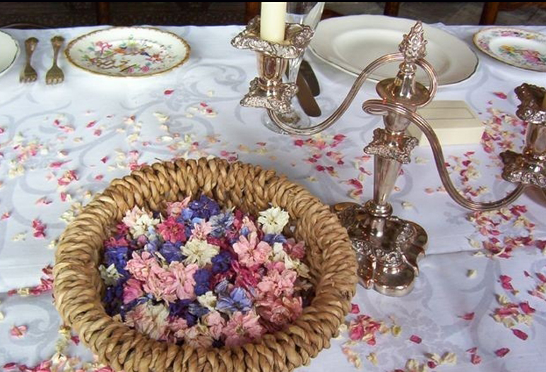 The Real Flower Confetti Company PLUS Giveaway!! Henry and Flora