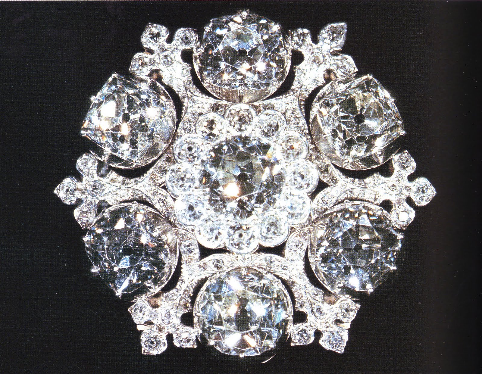 Jewelry News Network Which Brooch Did the Queen Wear at the London