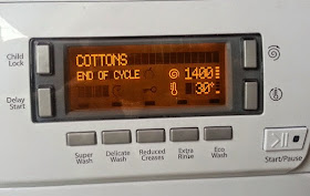 Hotpoint HULT 943 Washing Machine digital display end of cycle