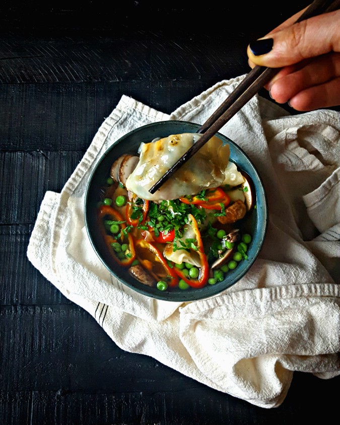 Mango & Tomato: Dinner In Minutes: Gyoza & Vegetables Quick Soup